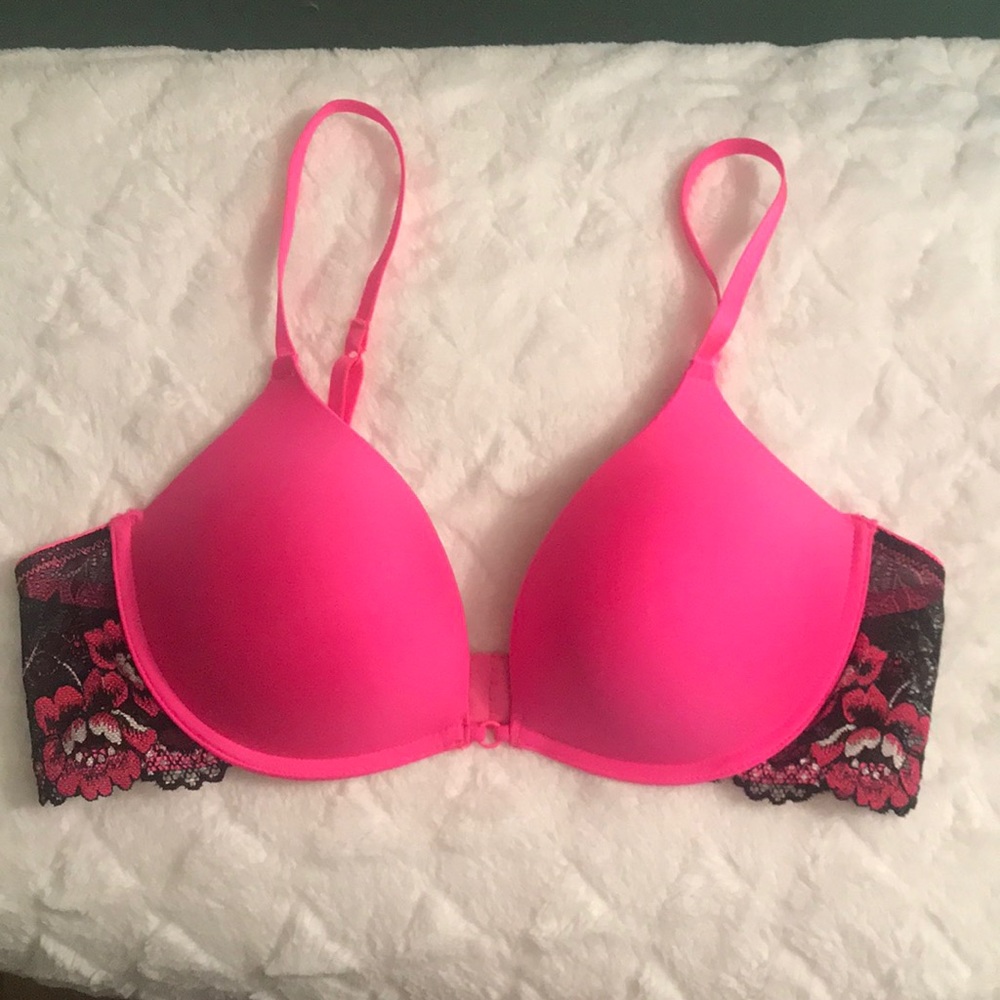 💕Candies Neon Pink Push Up Bra w/Black lace NWOT